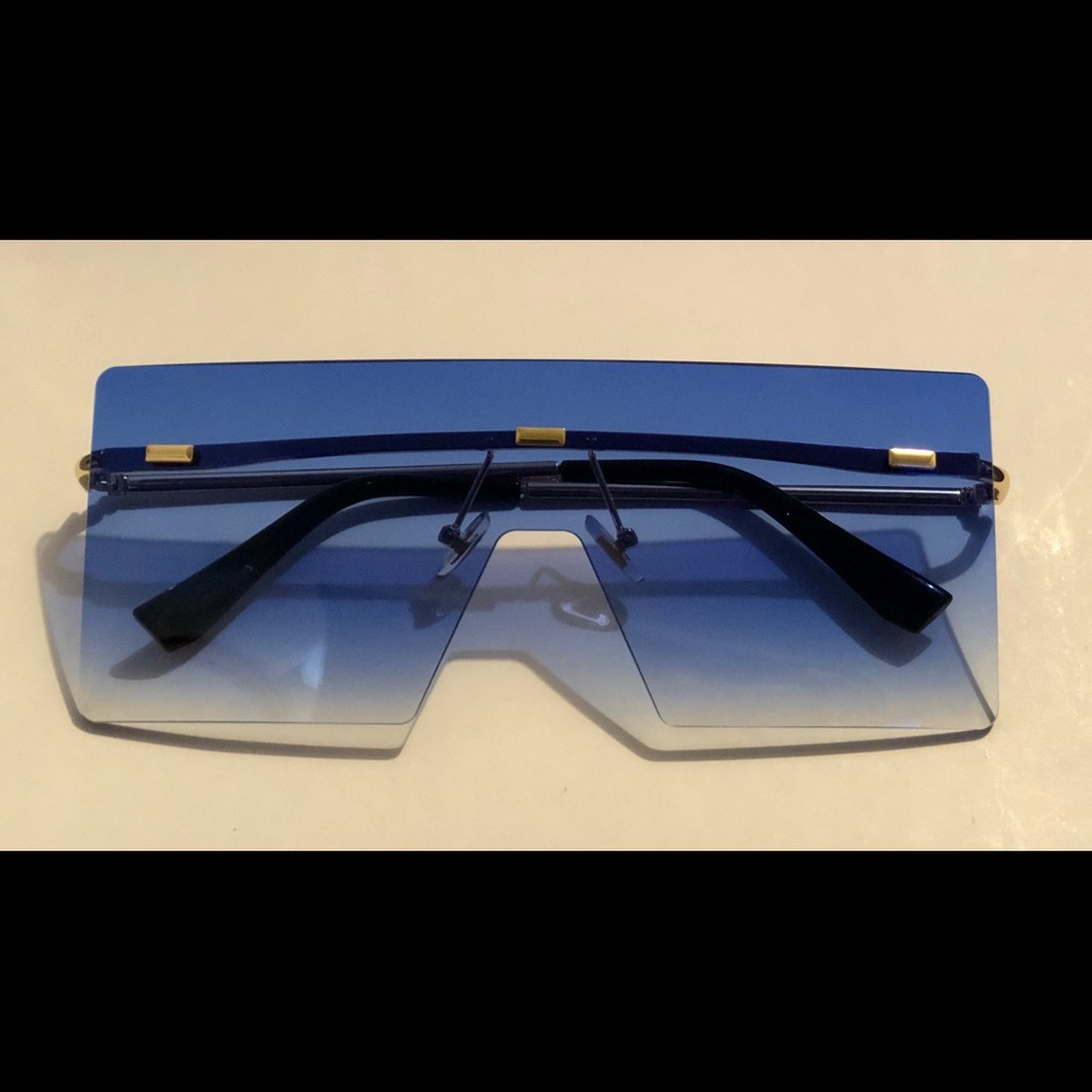 Sunglasses - Picture 5 of 8